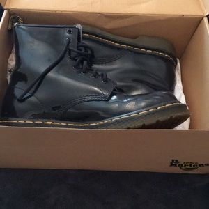 Dr.Martens Black Shiny Boots